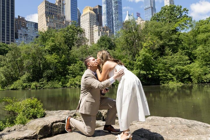 Private NYC Photoshoot: Capture Iconic New York Moments