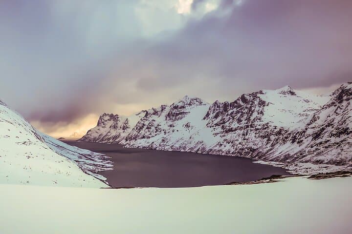 Tromsø Arctic Snowshoeing on Kvaløya — Guided Winter Hike from the City photo 6