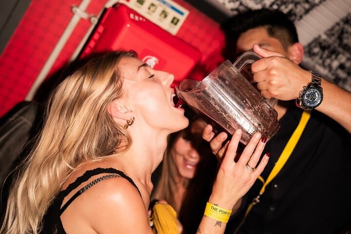 Porto Pub Crawl: 5-Hour Night Out with 7 Drinks, 4 Bars & Skip-the-Line Club Entry photo 6