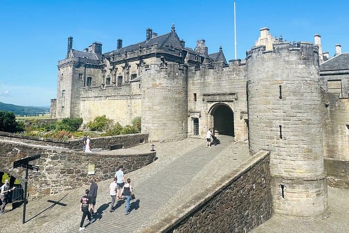 Private Stirling Full-Day Guided Tour from Edinburgh: Stirling Castle, Wallace Monument & Kelpies