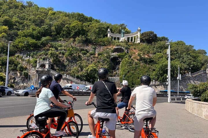 Pedal Through History: 2.5-Hour Budapest Bike Tour with Local Guide photo 3