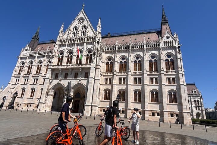 Pedal Through History: 2.5-Hour Budapest Bike Tour with Local Guide