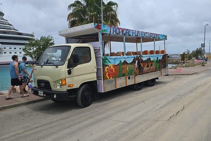 Bonaire City Tour with CHUBATU: Kralendijk Highlights & Salt Ponds photo 1