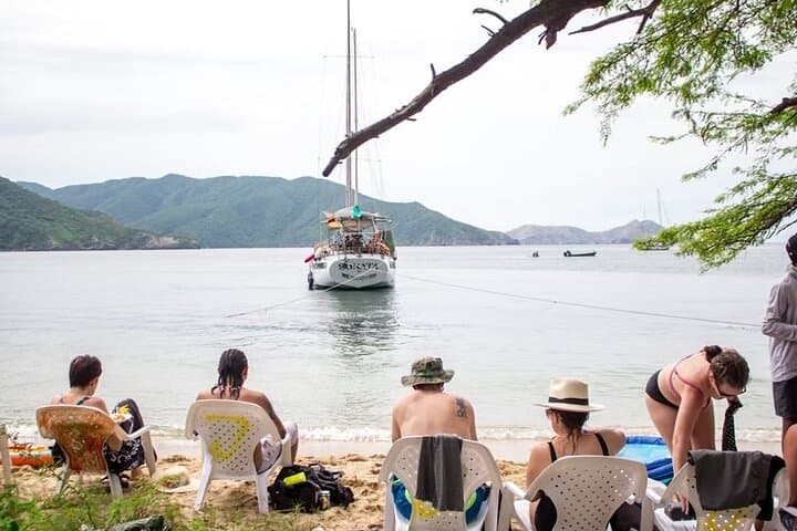 Private Sailing to Bahia Concha — Day Cruise from Santa Marta to Tayrona photo 2