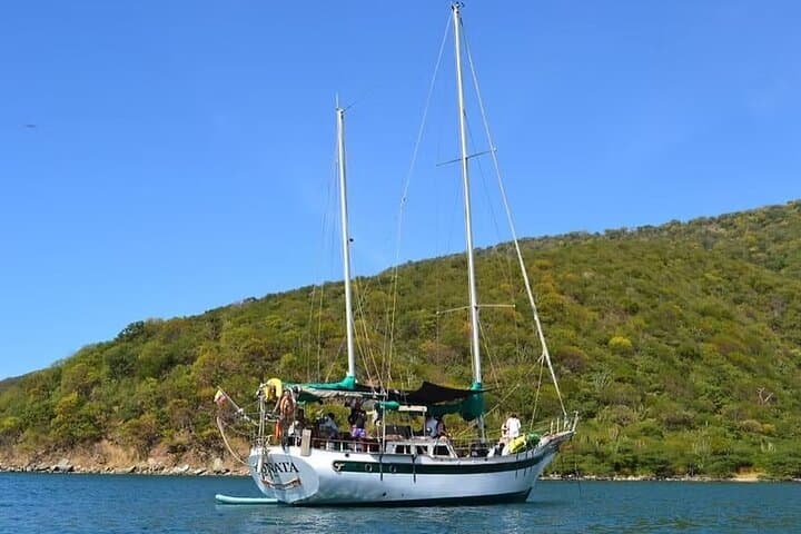 Private Sailing to Bahia Concha — Day Cruise from Santa Marta to Tayrona photo 1
