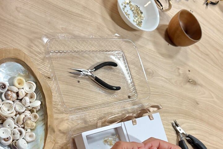 Make Puka Shell & Pearl Jewelry on Maui — Hands-On Class in Kihei photo 4