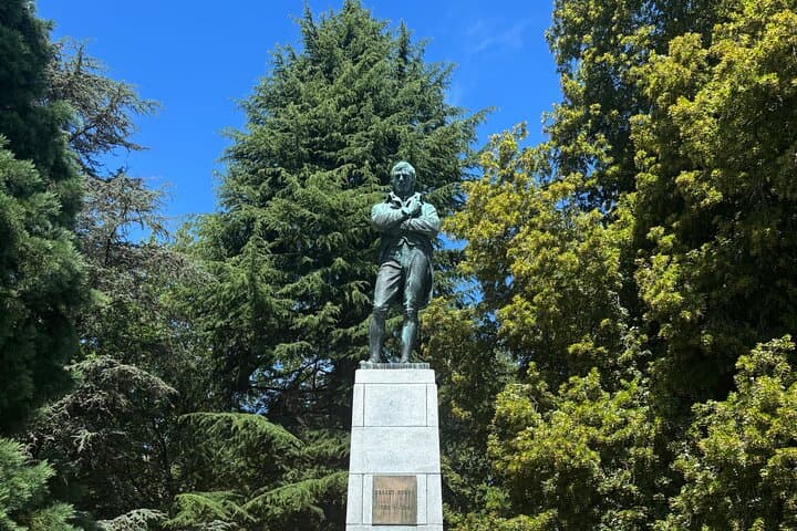 Private 2-Hour Stanley Park Tour — Seawall, Totems & Prospect Point photo 2