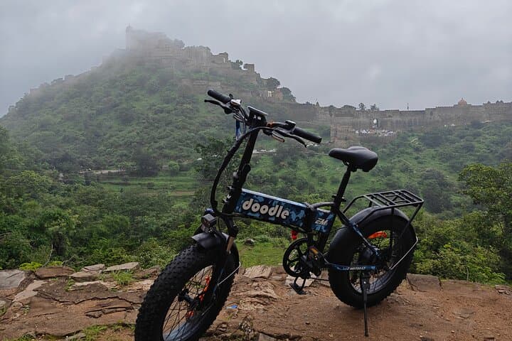 Kumbhalgarh Electric Cycle Tour: 25 km E-Bike Ride Through Villages & Aravali Views