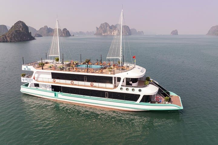 Halong Bay Day Cruise: Kayak, Cave Visit, Titov Island & Onboard Jacuzzi photo 6