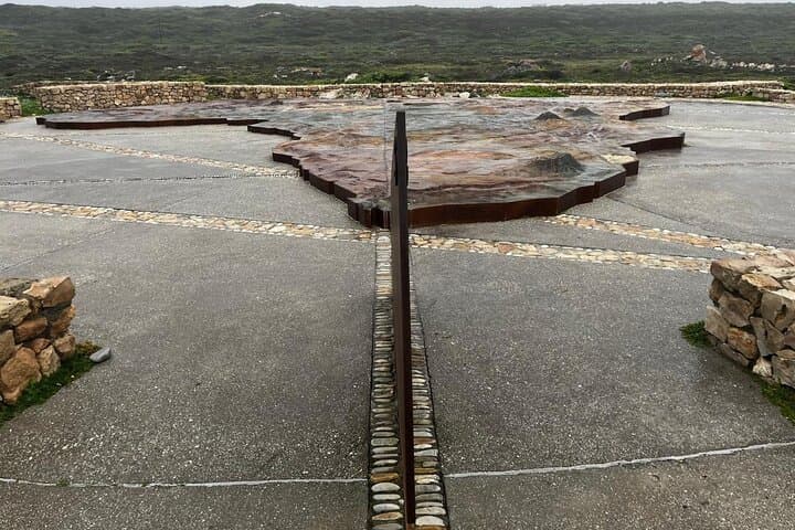 Oceans Meet Penguins: Cape Agulhas, Hermanus & Stony Point Penguin Day Tour