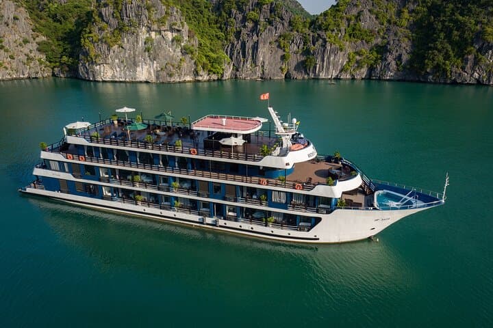 Halong Bay & Lan Ha Bay 2-Day Luxury Cruise from Hanoi