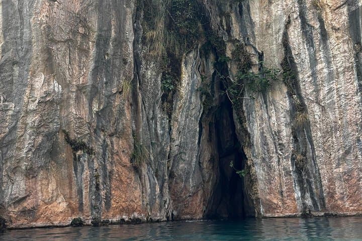 Valencia Day Trip: Montanejos Thermal Springs & Salto de La Novia Waterfall photo 2