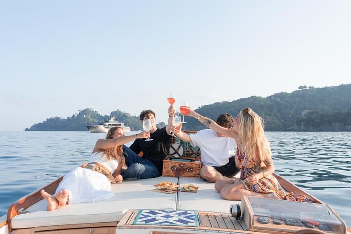 Private Boat Tour of the Portofino Riviera: Full-Day Cruise to Portofino, San Fruttuoso & Camogli photo 2