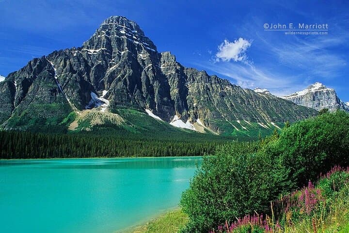 Columbia Icefield Skywalk, Athabasca Glacier & Icefields Parkway Day Tour from Calgary photo 5