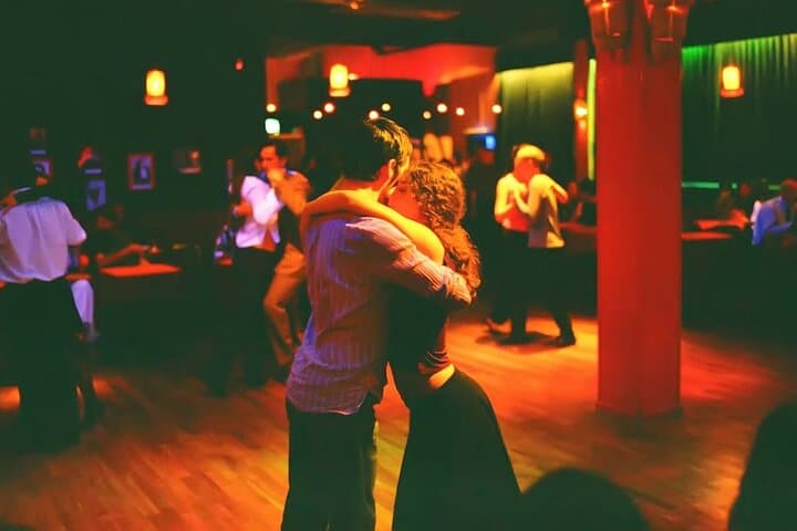 Buenos Aires Tango Lesson & Milonga: Learn to Dance Like a Local photo 6