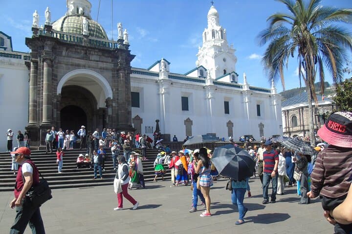 Explore Quito’s Historic Center: Guided Walking Tour of Plaza Grande and La Compañía photo 6