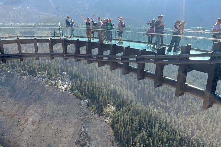 Columbia Icefield Skywalk, Glacier Adventure & Icefields Parkway Tour from Banff