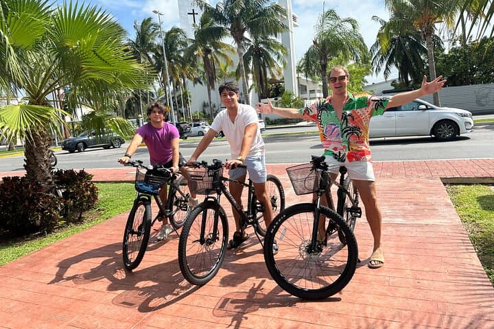 Explore Cancun By Bike: 90-Minute Guided Ride Through the Hotel Zone and Nichupté Lagoon
