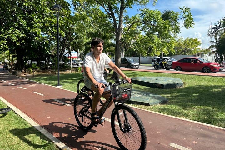 Explore Cancun By Bike: 90-Minute Guided Ride Through the Hotel Zone and Nichupté Lagoon photo 5