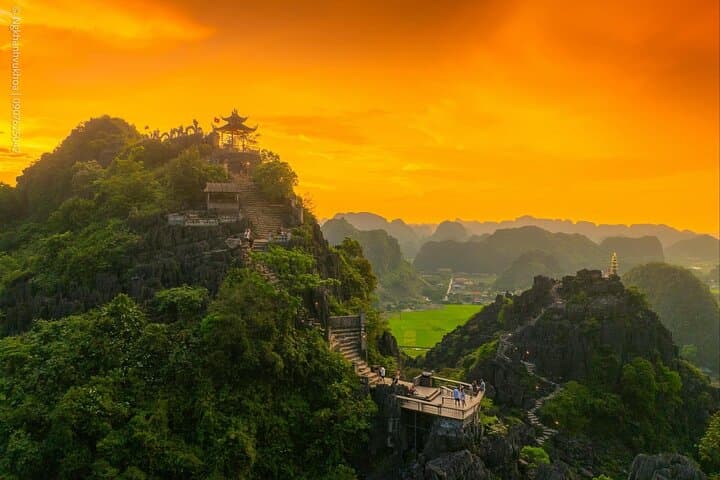 Ninh Binh Day Tour: Hoa Lu, Trang An, Tam Coc & Mua Cave Viewpoint photo 5