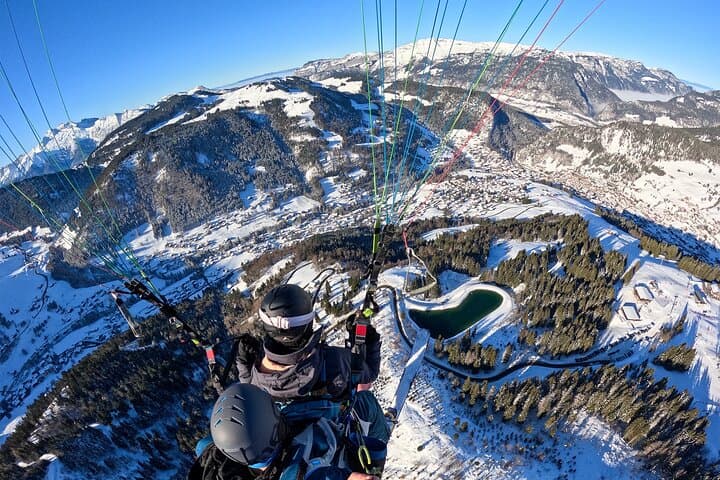 Paragliding Baptism over La Clusaz: 10–15 Minute Tandem Flight from Crêt du Merle photo 2