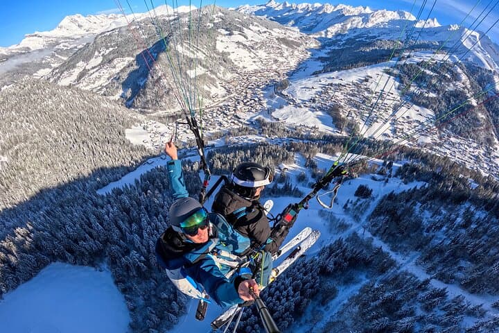 Paragliding Baptism over La Clusaz: 10–15 Minute Tandem Flight from Crêt du Merle photo 4