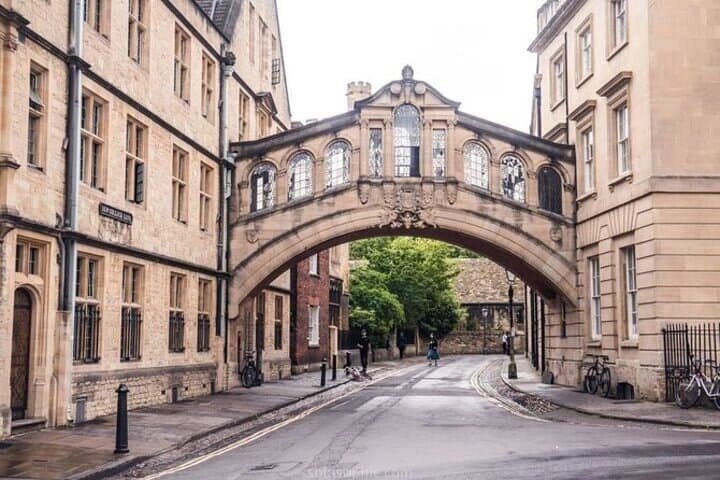 Heathrow to Estelle Manor: Private Oxford Airport Transfer Guide photo 2