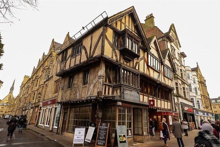 Heathrow to Estelle Manor: Private Oxford Airport Transfer Guide photo 3