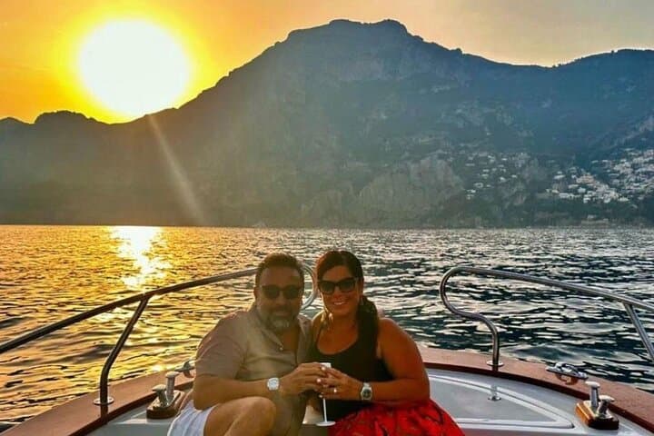 Sunset Sail from Amalfi to Positano: Prosecco, Snorkel & Coastal Views