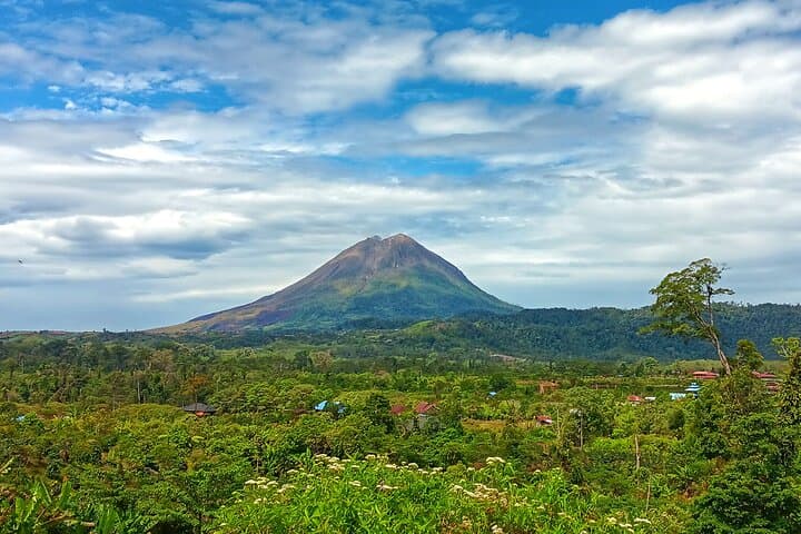 Medan to Lake Toba Day Trip: Sipiso-Piso Waterfall, Berastagi & Sinabung Views photo 4