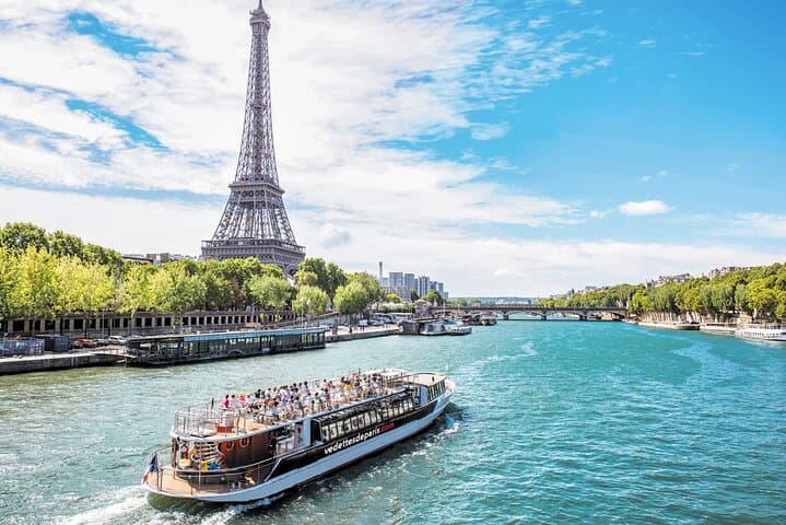 Paris Seine River Sightseeing Cruise: Eiffel Tower to Notre-Dame photo 3