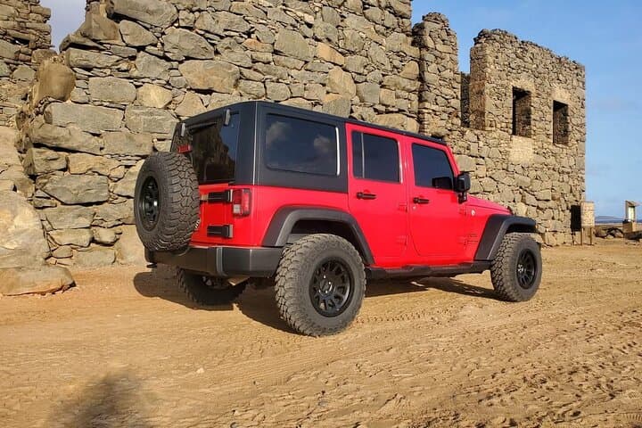 Private Half-Day Aruba Jeep Tour: Lighthouses, Aloe Farms & Eagle Beach