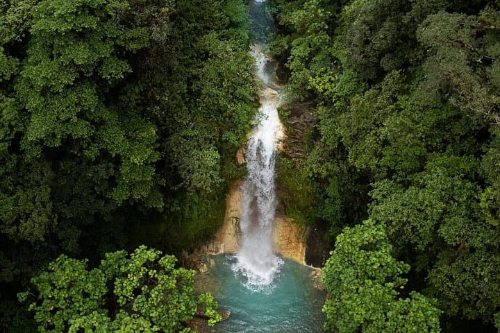 Blue Falls Day Trip from La Fortuna: Private Reserve Waterfalls in Bajos del Toro photo 3