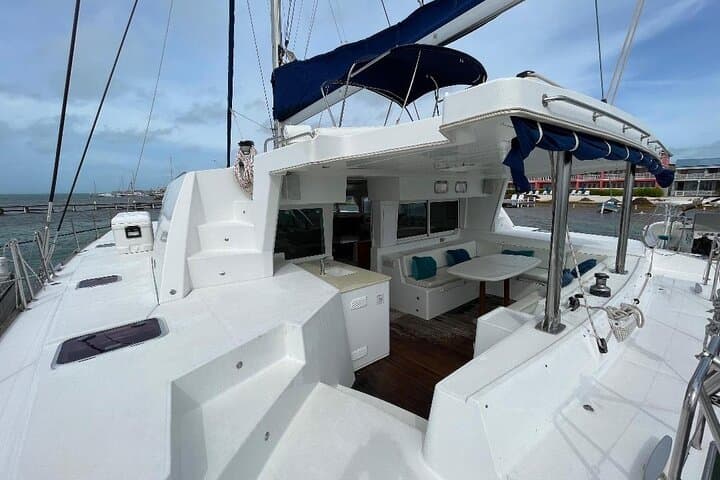 4-Day Private Sailing Charter from Ambergris Caye — Blue Hole, Turneffe & Half Moon Caye