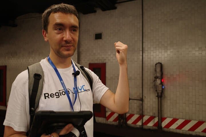 Discover Subway Secrets Under Lower Manhattan Private Guided Tour photo 3