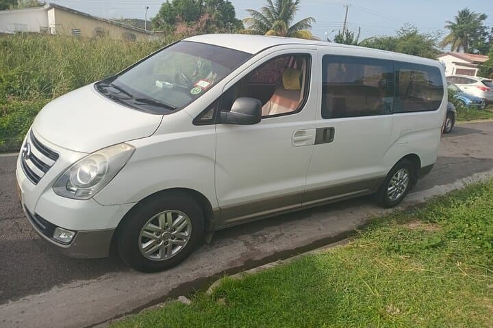 Private Basseterre Half-Day Tour: Brimstone Hill, Romney Manor & Timothy Hill photo 4