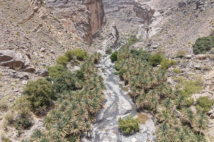 Jabal Shams Grand Canyon Day Tour from Muscat — Misfat, Wadi Nakhar & Canyon Views