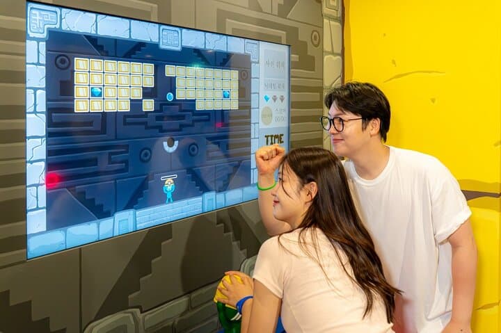 Insadong Running Man Experience: Interactive Urban Game in Seoul photo 5
