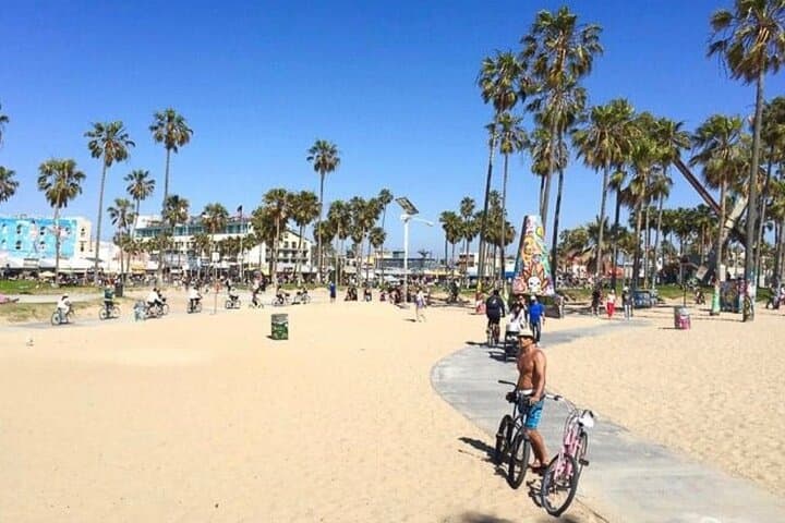 Explore the Iconic Sights of Santa Monica on a Private Jeep Tour photo 4
