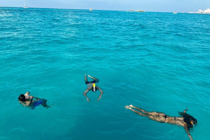 Cancún Luxury Sunset Lagoon Cruise with Wine & Beer on MasterCraft