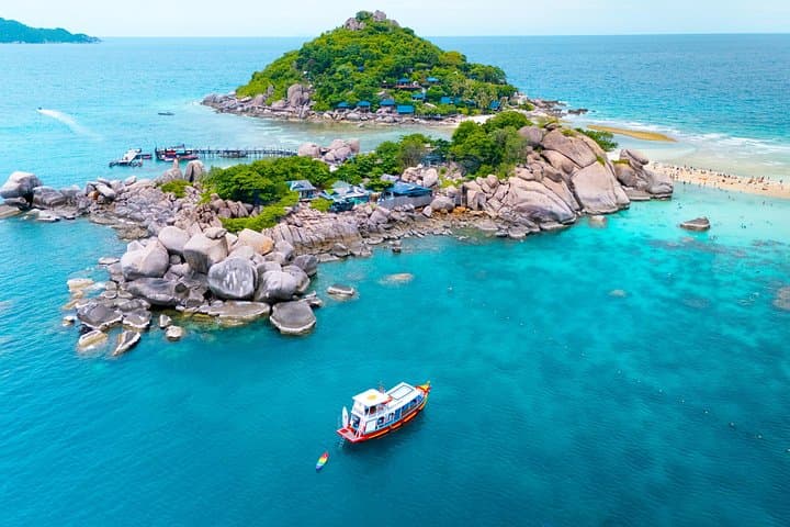 Koh Tao Sunset Magic: Snorkel Koh Nang Yuan, Mango Bay & BBQ Boat Trip photo 3