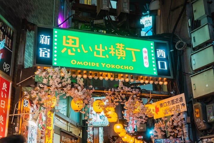 Shinjuku Night Walking Tour: Golden Gai, Omoide Yokocho & Local Culture photo 6