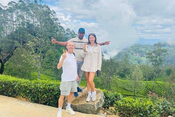 10-Day Private Sri Lanka Highlights Tour — Sigiriya, Kandy, Ella & Yala