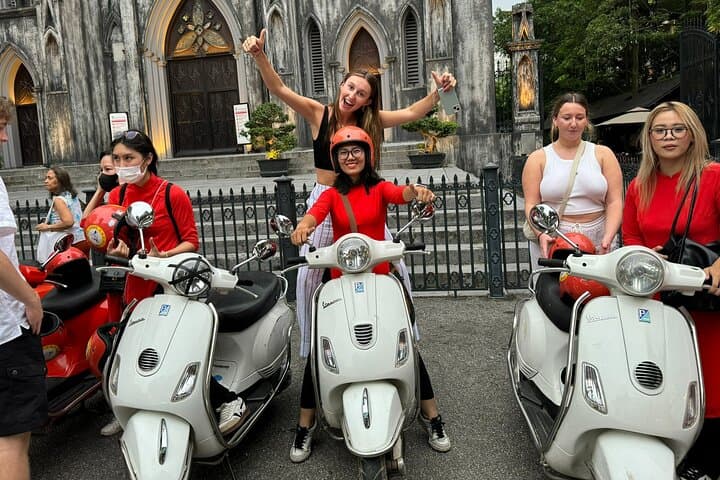 Hanoi Vespa Night Food Tour with Female Riders — 4-Hour Street Food & Train Street Experience photo 4
