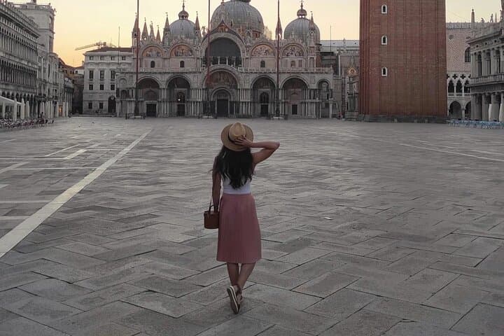 Romantic Venice Self-Guided Getaway: Digital Guide and Local Stay photo 2