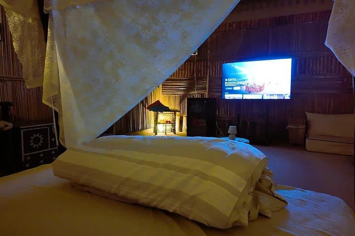 Overnight Desert Safari and Heritage Camp in Dubai Desert Conservation Reserve photo 1