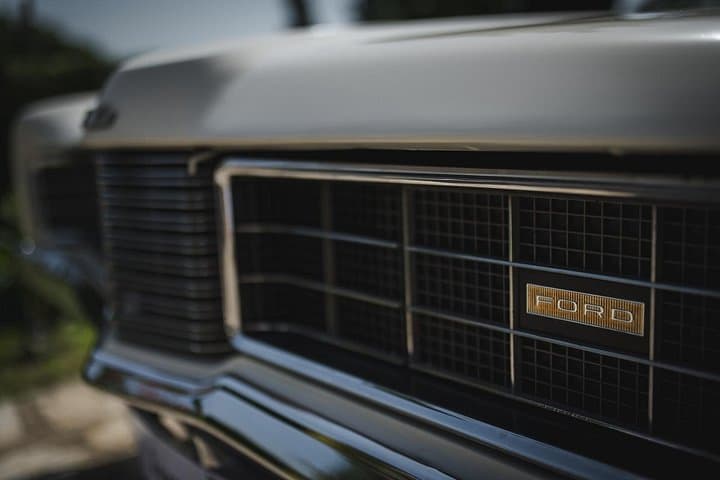 Geneva Vintage Car Experience: 1970s Ford XL Chauffeur Tour photo 3
