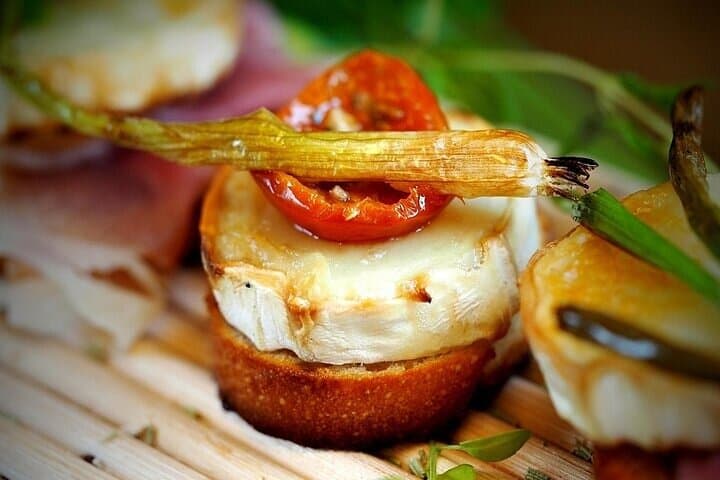 San Sebastián Pintxos Walking Tour — Private Old Town Pintxo & Premium Wine Pairings photo 6