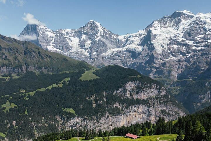 Hike and Fly Lauterbrunnen — Mürren Alpine Paragliding & Full-Day Guided Hike photo 2
