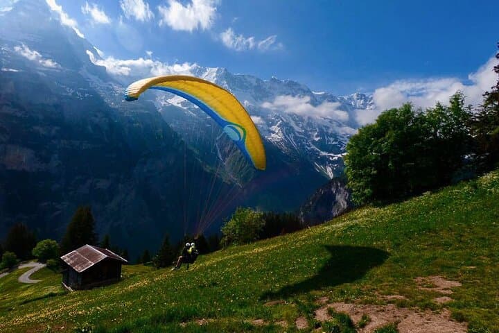 Hike and Fly Lauterbrunnen — Mürren Alpine Paragliding & Full-Day Guided Hike photo 4